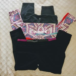 Bundle of 3 cropped xs leggings